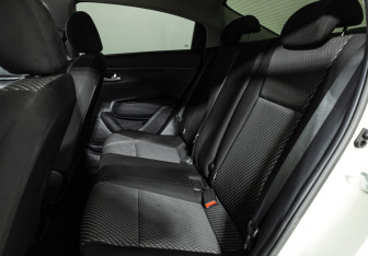 Подержанный автомобиль Kia Rio Sedan 2020 года (10 фото)