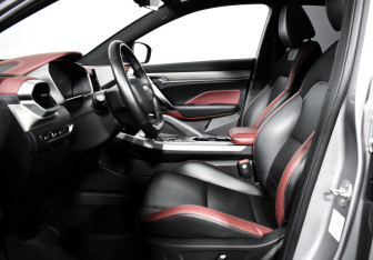 Подержанный автомобиль Geely Coolray 2023 года (12 фото)