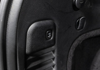 Подержанный автомобиль Jeep Grand Cherokee 2015 года (16 фото)