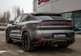 Подержанный автомобиль Porsche Cayenne 2023 года (8 фото)
