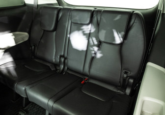 Подержанный автомобиль Kia Carnival 2022 года (11 фото)