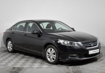 Подержанный автомобиль Honda Accord Sedan 2013 года (3 фото)
