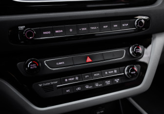 Подержанный автомобиль Kia Carnival 2020 года (15 фото)