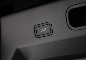 Подержанный автомобиль Geely Atlas 2024 года (38 фото)