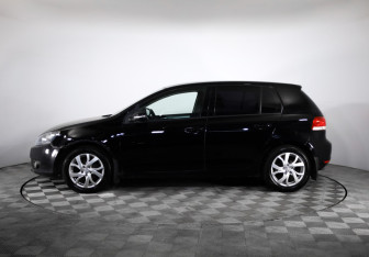 Подержанный автомобиль Volkswagen Golf Hatchback 2012 года (2 фото)