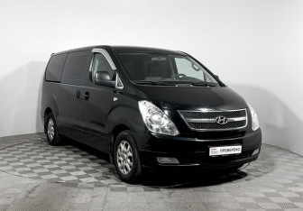 Подержанный автомобиль Hyundai Grand Starex 2011 года (3 фото)