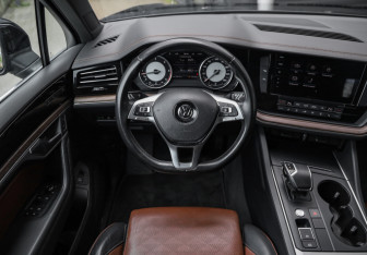 Подержанный автомобиль Volkswagen Touareg 2018 года (14 фото)