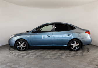 Подержанный автомобиль Hyundai Elantra Sedan 2007 года (8 фото)