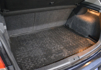 Подержанный автомобиль Volkswagen Golf Hatchback 2012 года (17 фото)