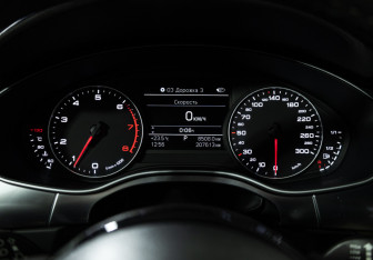 Подержанный автомобиль Audi A6 Sedan 2013 года (12 фото)