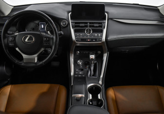 Подержанный автомобиль Lexus NX 2018 года (15 фото)