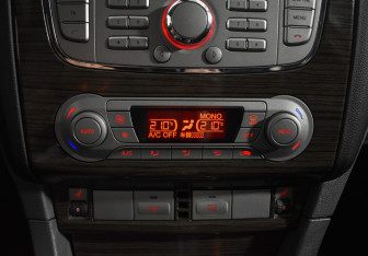 Подержанный автомобиль Ford Focus Sedan 2008 года (15 фото)