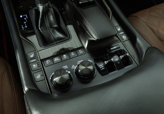 Подержанный автомобиль Lexus LX 2020 года (25 фото)