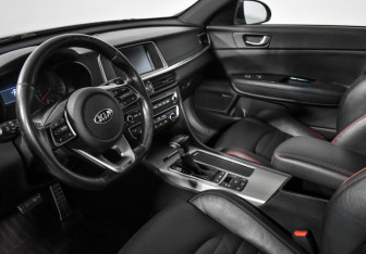 Подержанный автомобиль Kia Optima Sedan 2018 года (9 фото)