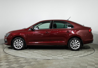 Подержанный автомобиль Skoda Rapid Liftback 2021 года (8 фото)