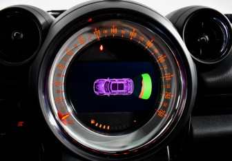 Подержанный автомобиль MINI Countryman 2014 года (16 фото)