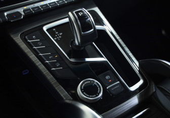 Подержанный автомобиль Geely Atlas Pro 2024 года (20 фото)