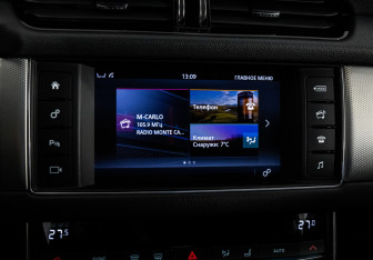 Подержанный автомобиль Jaguar XF Sedan 2016 года (20 фото)