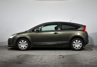 Подержанный автомобиль Citroen C4 Hatchback 2006 года (8 фото)