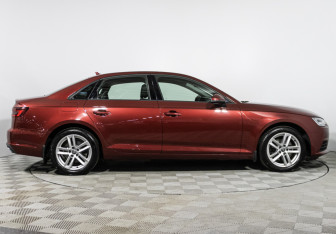 Подержанный автомобиль Audi A4 Sedan 2019 года (4 фото)