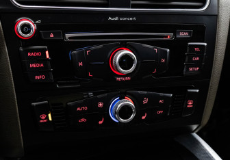 Подержанный автомобиль Audi Q5 2012 года (17 фото)