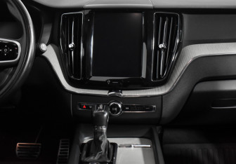 Подержанный автомобиль Volvo XC60 2018 года (16 фото)