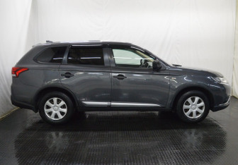 Подержанный автомобиль Mitsubishi Outlander 2019 года (4 фото)