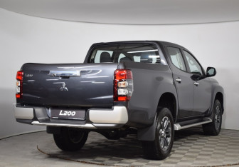 Новый Mitsubishi L200 2024 (6 фото)