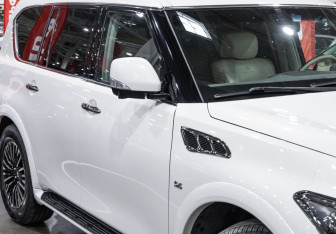 Подержанный автомобиль Infiniti QX80 2014 года (8 фото)