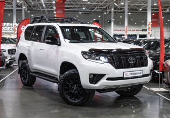 Подержанный автомобиль Toyota Land Cruiser Prado 2021 года (5 фото)