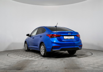 Подержанный автомобиль Hyundai Solaris Sedan 2017 года (7 фото)