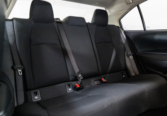 Подержанный автомобиль Toyota Corolla Sedan 2019 года (20 фото)