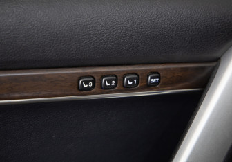 Подержанный автомобиль Toyota Land Cruiser Suv 2016 года (23 фото)