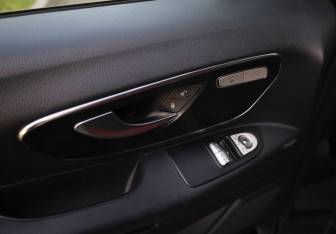 Подержанный автомобиль Mercedes-Benz Vito 2016 года (19 фото)