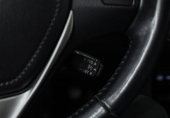 Подержанный автомобиль Toyota RAV4 2016 года (12 фото)