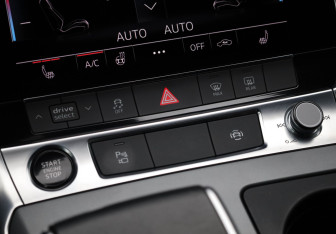 Подержанный автомобиль Audi A6 Sedan 2021 года (24 фото)