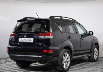 Подержанный автомобиль Mitsubishi Outlander 2011 года (5 фото)