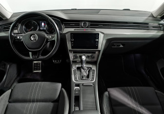 Подержанный автомобиль Volkswagen Passat Wagon 2017 года (14 фото)
