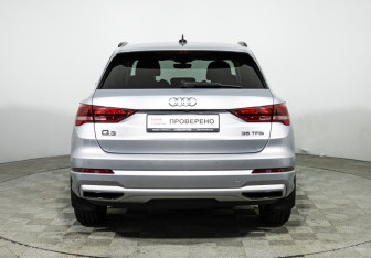 Подержанный автомобиль Audi Q3 2019 года (6 фото)