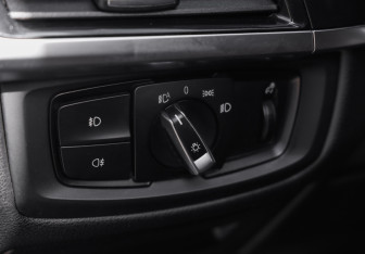 Подержанный автомобиль BMW X5 2016 года (26 фото)