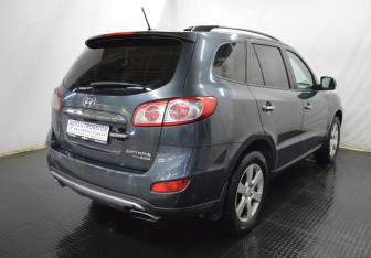 Подержанный автомобиль Hyundai Santa Fe 2011 года (5 фото)