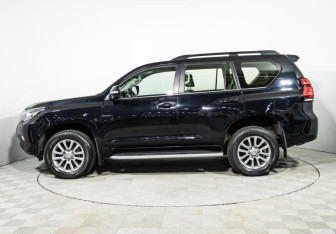 Подержанный автомобиль Toyota Land Cruiser Prado 2019 года (8 фото)