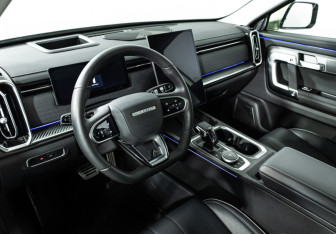 Подержанный автомобиль Jaecoo J7 2023 года (11 фото)