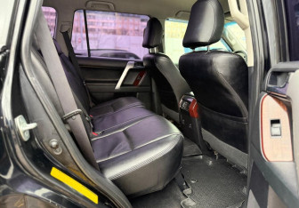 Подержанный автомобиль Toyota Land Cruiser Prado 2015 года (13 фото)