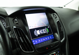 Подержанный автомобиль Ford Focus Hatchback 2013 года (16 фото)