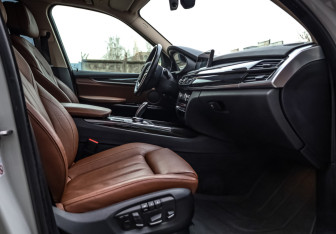 Подержанный автомобиль BMW X5 2018 года (24 фото)