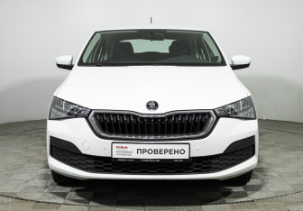 Подержанный автомобиль Skoda Rapid Liftback 2021 года (2 фото)