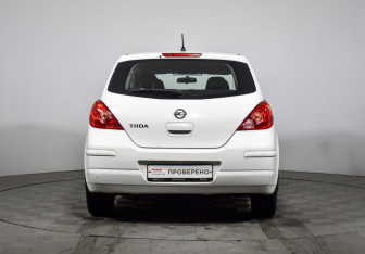 Подержанный автомобиль Nissan Tiida Hatchback 2012 года (6 фото)