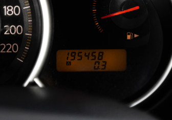 Подержанный автомобиль Nissan Tiida Sedan 2008 года (14 фото)