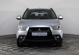 Подержанный автомобиль Mitsubishi ASX 2013 года (2 фото)